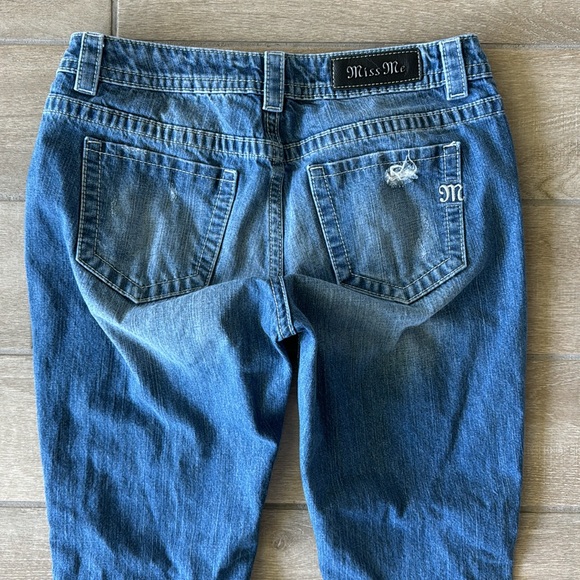 Miss Me Boyfriend Ankle Distressed Jeans Size: 28 - Picture 6 of 7